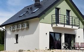 All Season Lasówka - Klimatyzowana Willa 10 osobowa z widokiem na góry, Sauna opalana drewnem, Jacuzzi 4km do Zieleniec SKI Arena