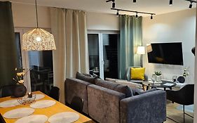 All Season Lasówka - Klimat - Willa 10 osobowa z widokiem na góry, Sauna opalana drewnem, Jacuzzi 4km do Zieleniec SKI Arena